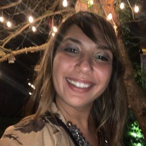 Meet your Posher, Alicia